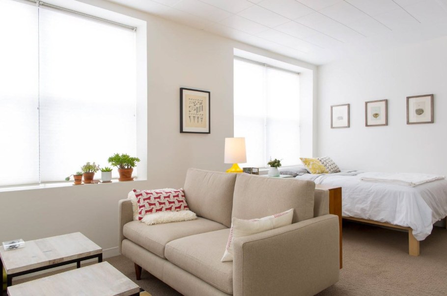 Спальня гостиная с эркером