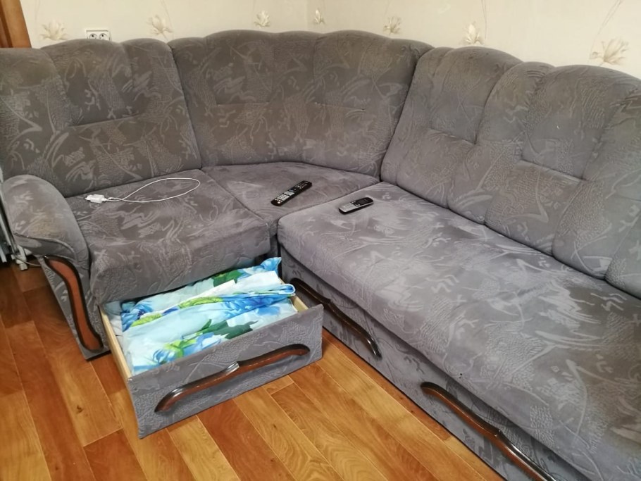 Мягкая мебель даром