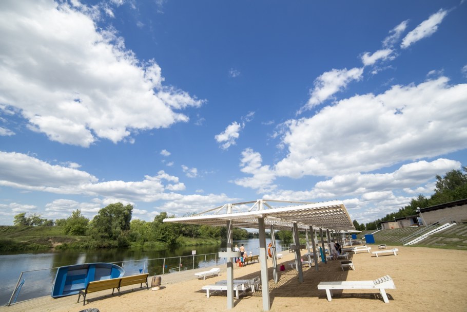 Стильный бассейн в доме