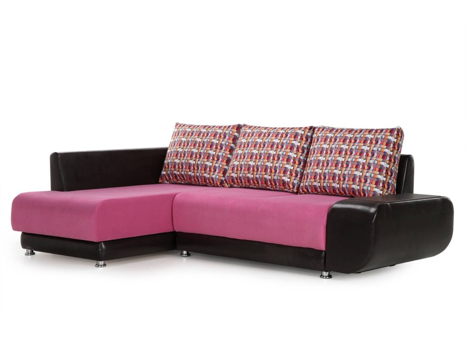 Розовый диван большой