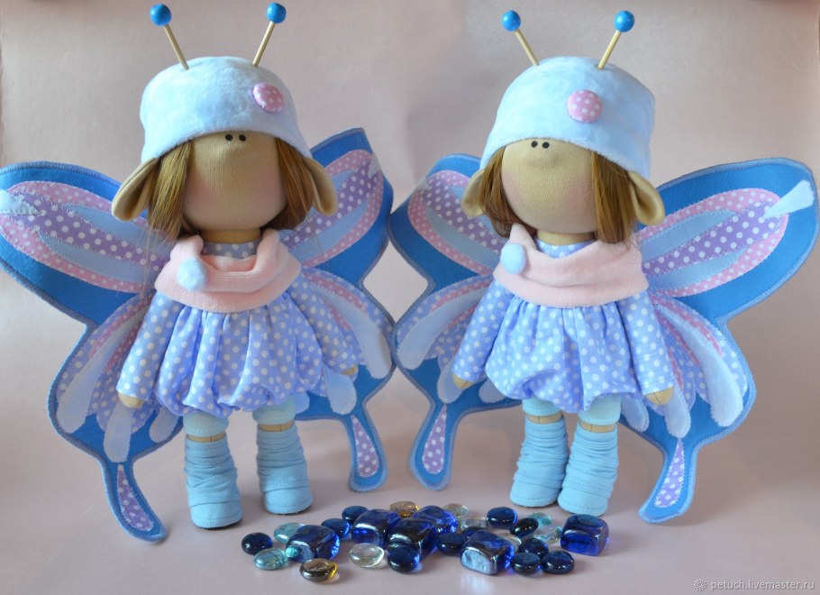 Интерьерная кукла голубая юбка