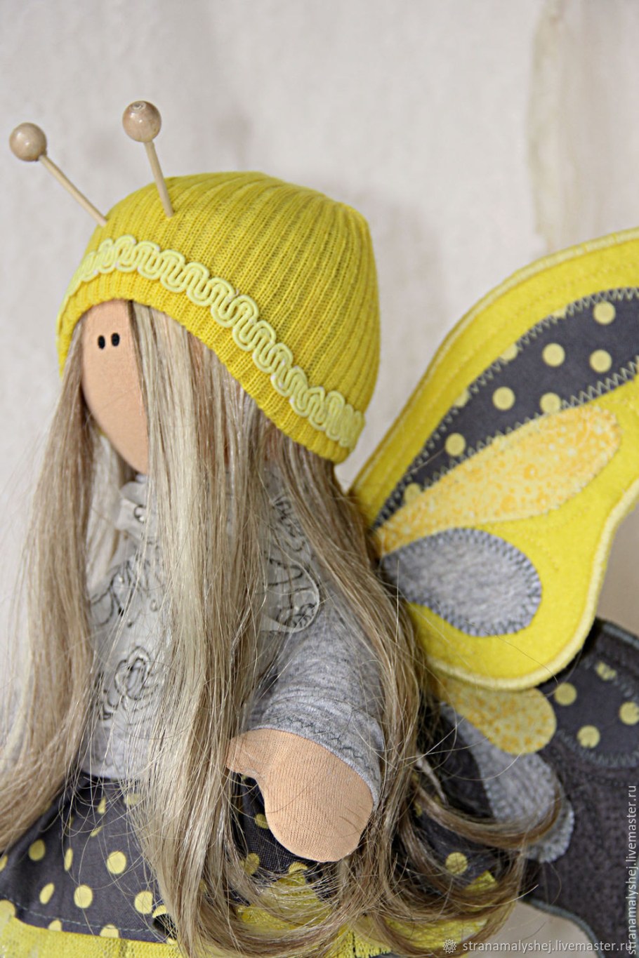 Текстильныюая куклы с крыльями