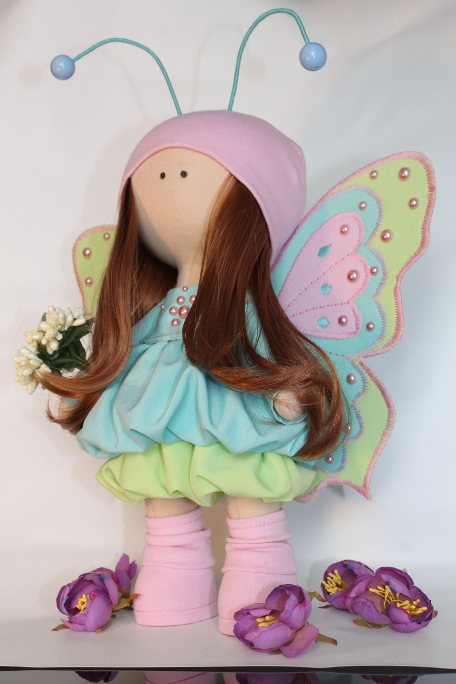 Интерьерная кукла в желтом