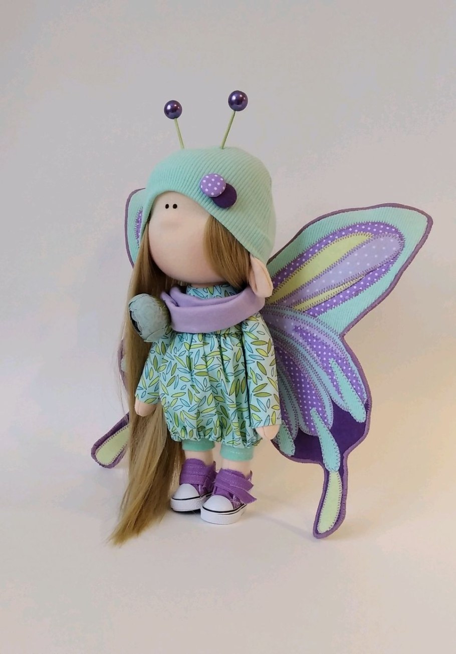 Интерьерная кукла с крылышками