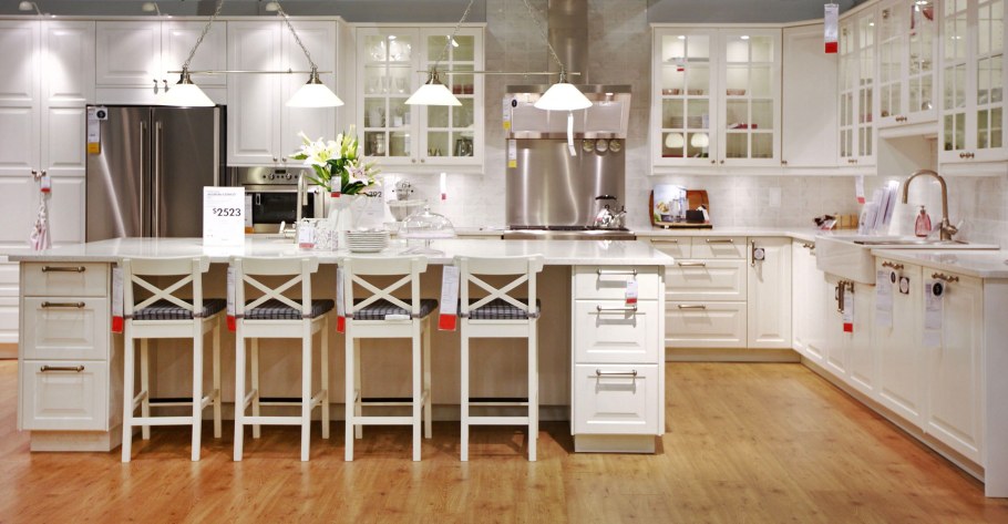 Белая кухня икеа лидинго