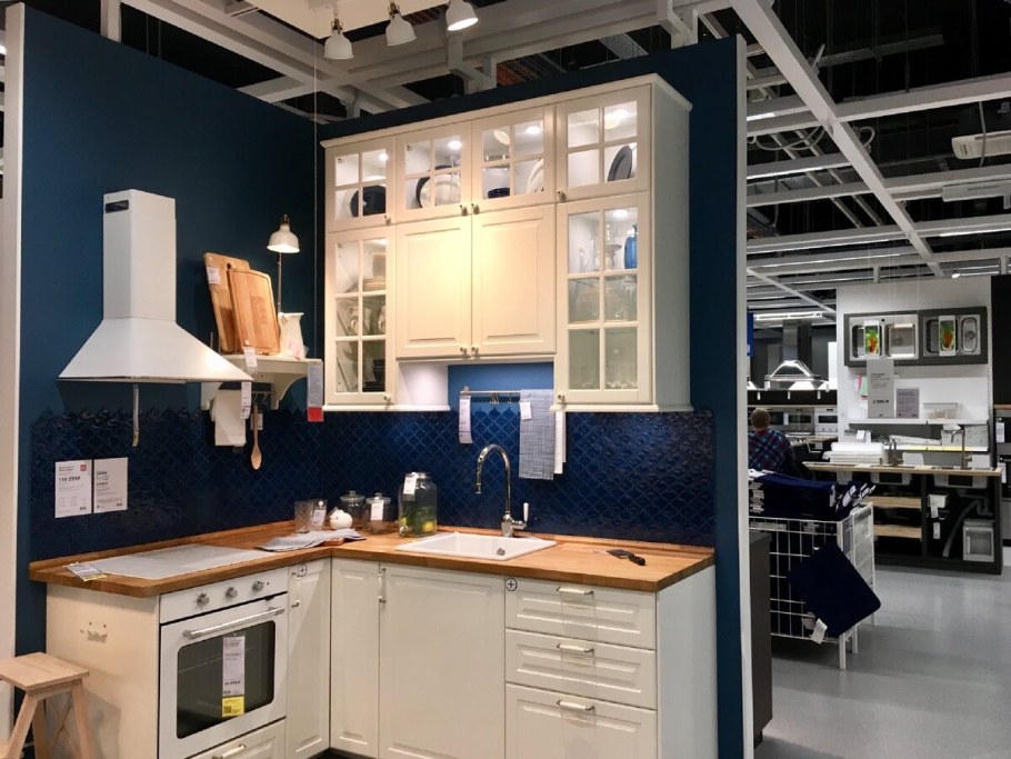 Угловая кухня икеа метод