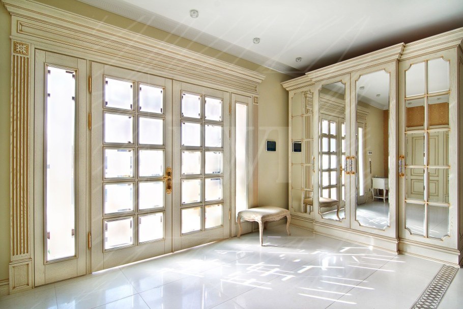 Раздвижные двери в классическом стиле