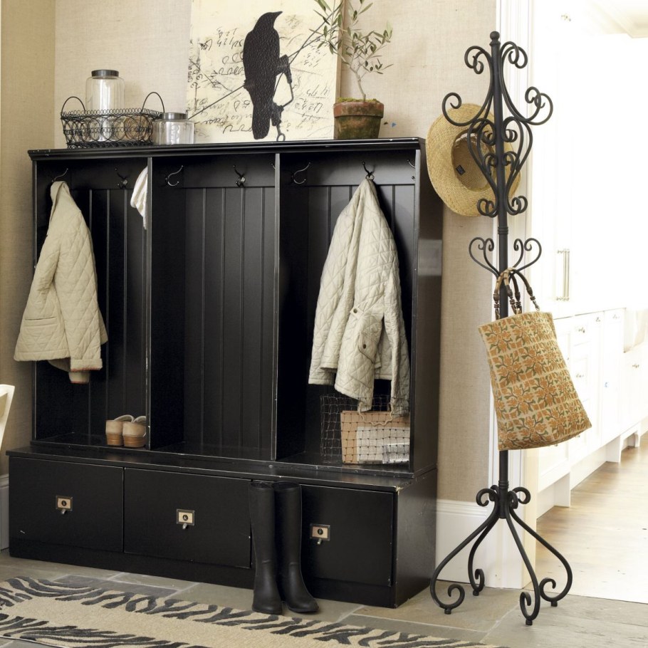 Полка для обуви в маленькую прихожую