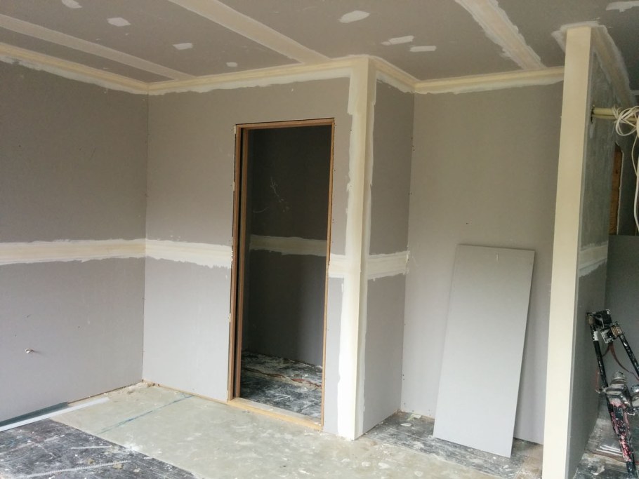 Рабочие гипсокартон