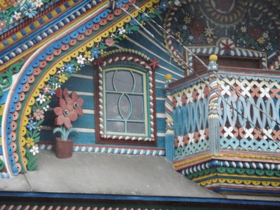 Древнерусский расписной узорный Терем снаружи