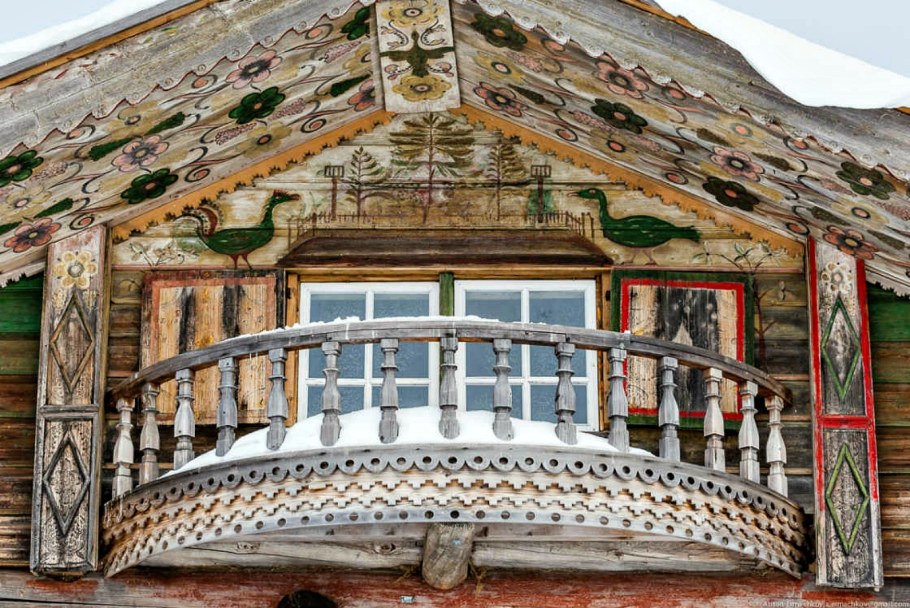 Пурех резной дом