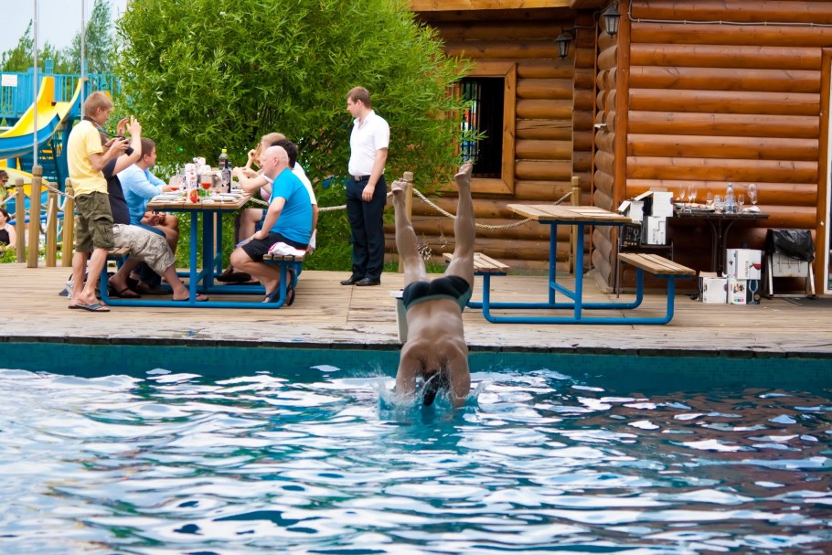 Бассейн Александров