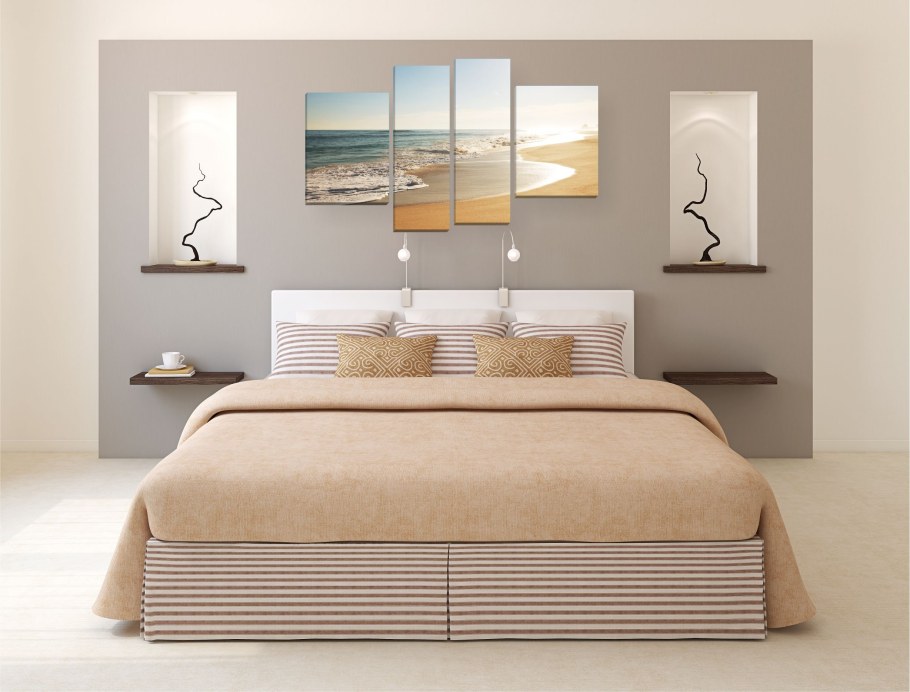 Панно над кроватью в спальне