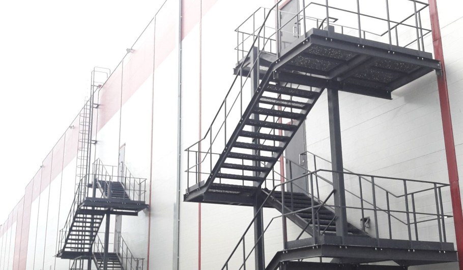 Ограждение крыльца из металла