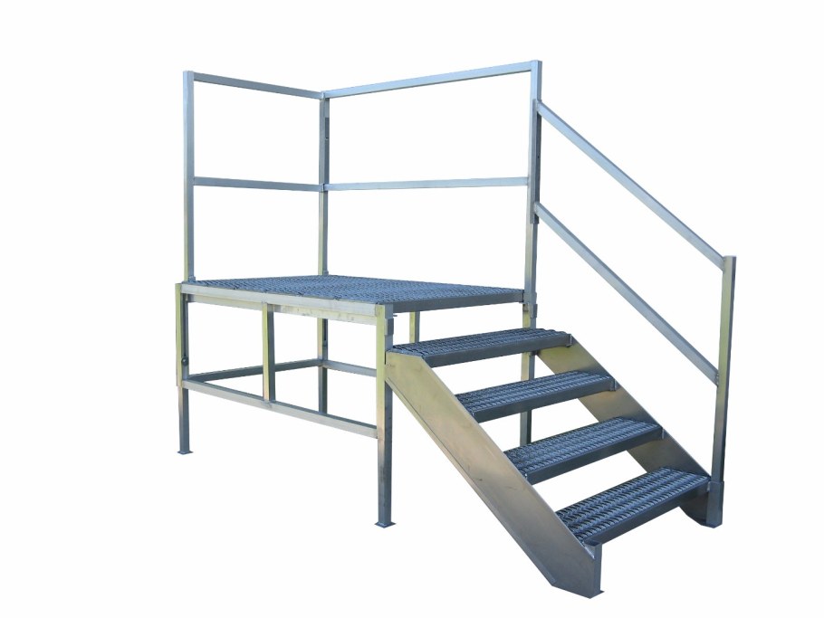 Лестница внешняя металлическая