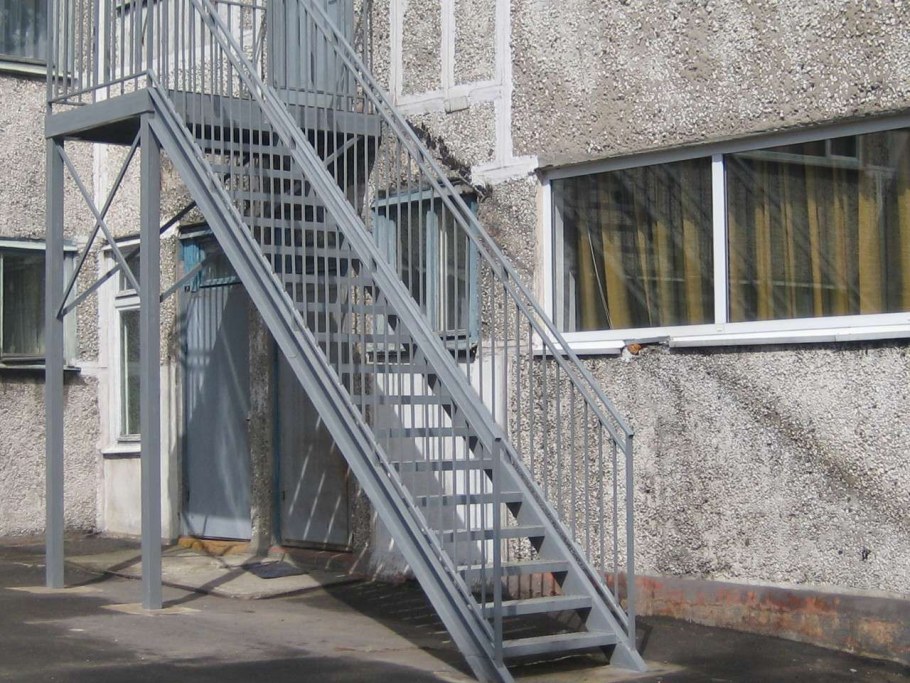 Пожарные эвакуационные лестницы наружные