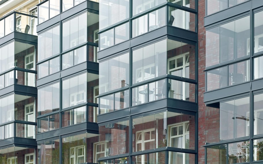 Стеклянный балкон