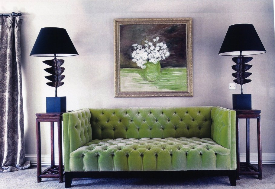 Стеганый диван в интерьере