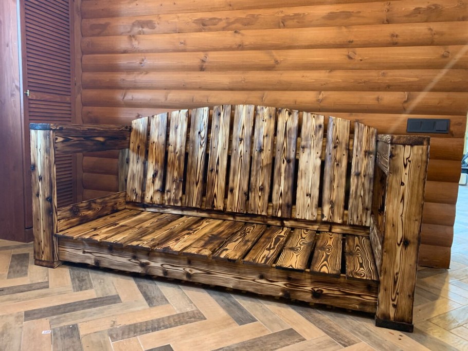 Интерьер теплой беседки