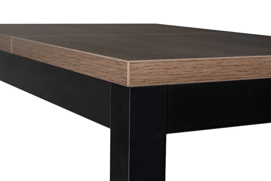 Черно белый стол