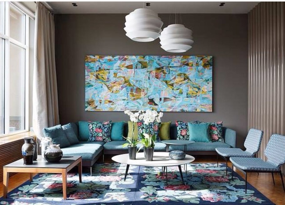 Как показать в интерьере место для встречи