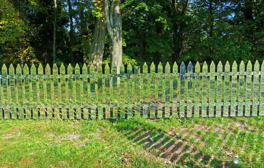 Стеклянный забор для дачи