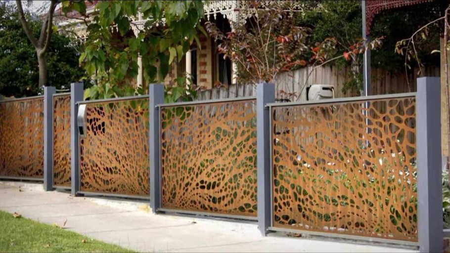 Ограждение из поликарбоната