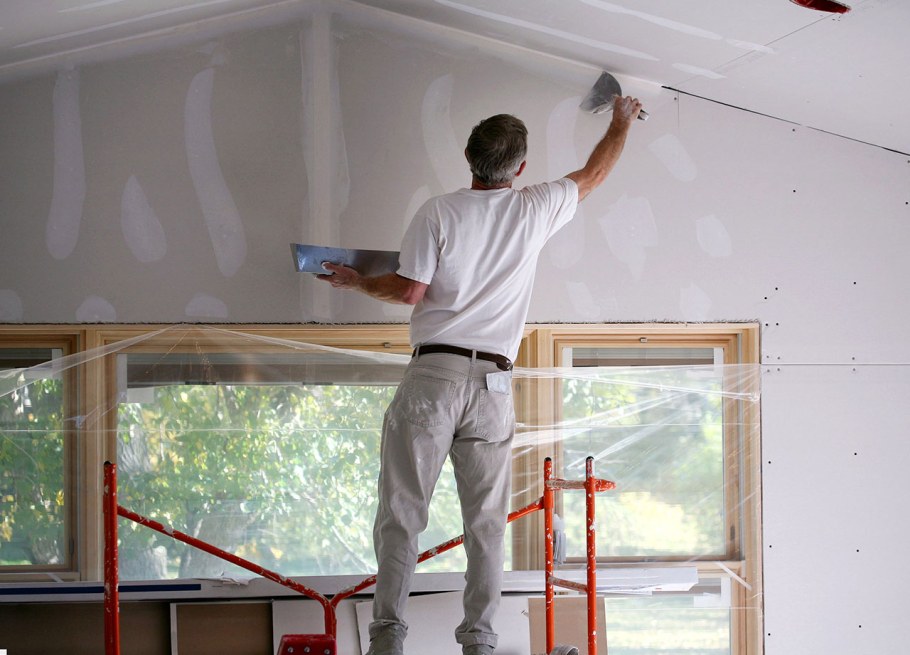 Шпаклёвка стен и потолков