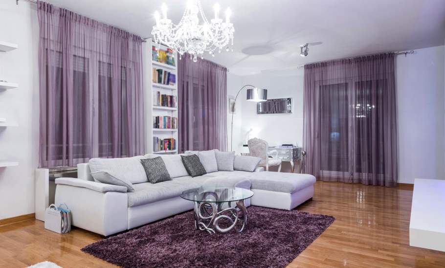 Гостиная в бело сиреневых тонах