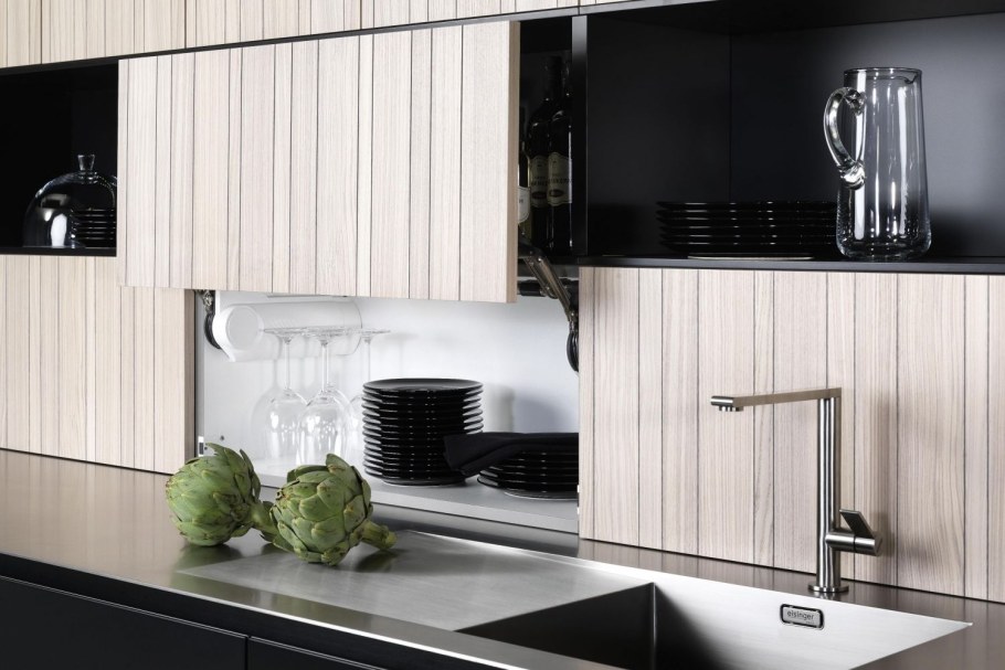 Сдвижной кухонный фартук