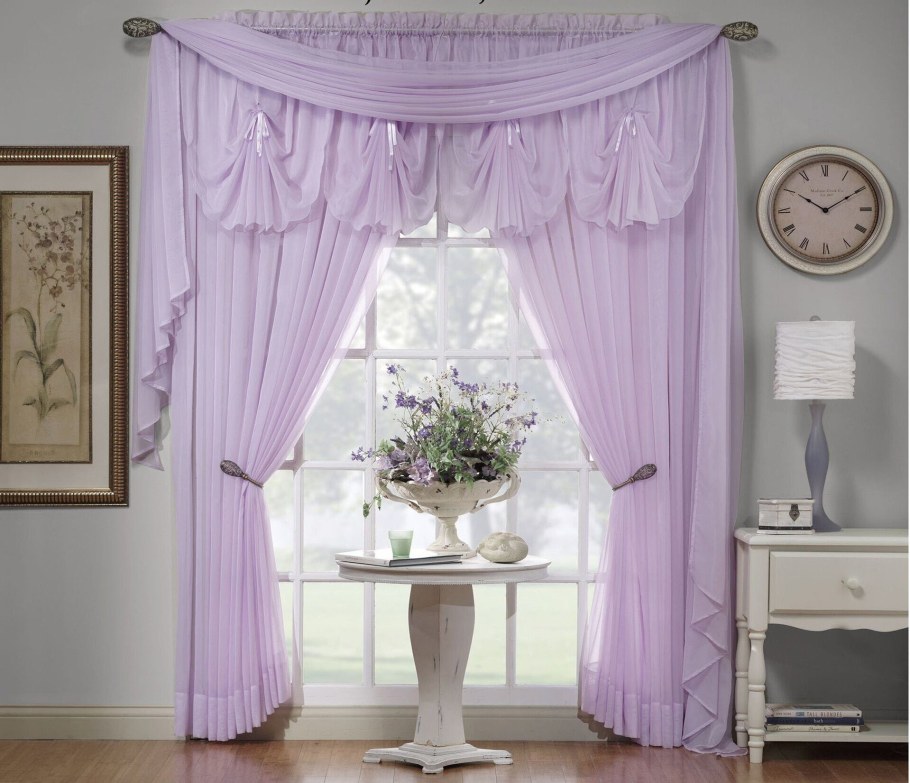 Красивые сиреневые шторы