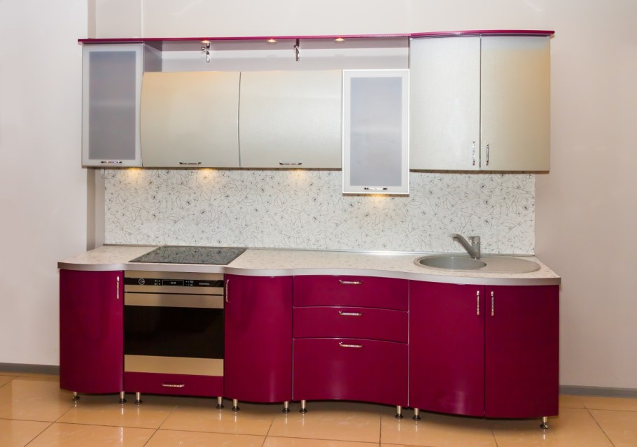 Кухонный гарнитур на хромированных ножках