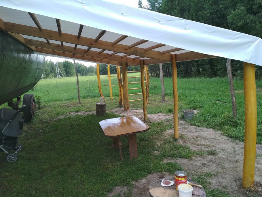 Бюджетный навес на даче