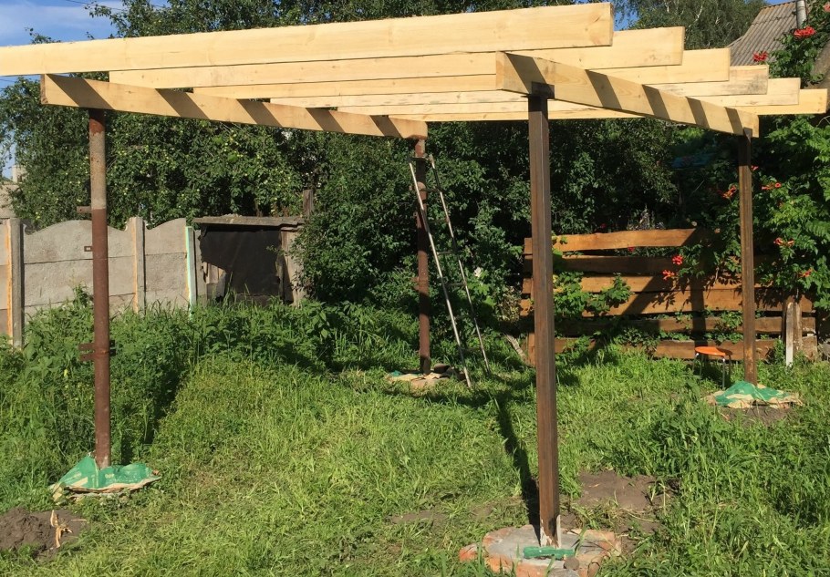 Навес деревянный временный