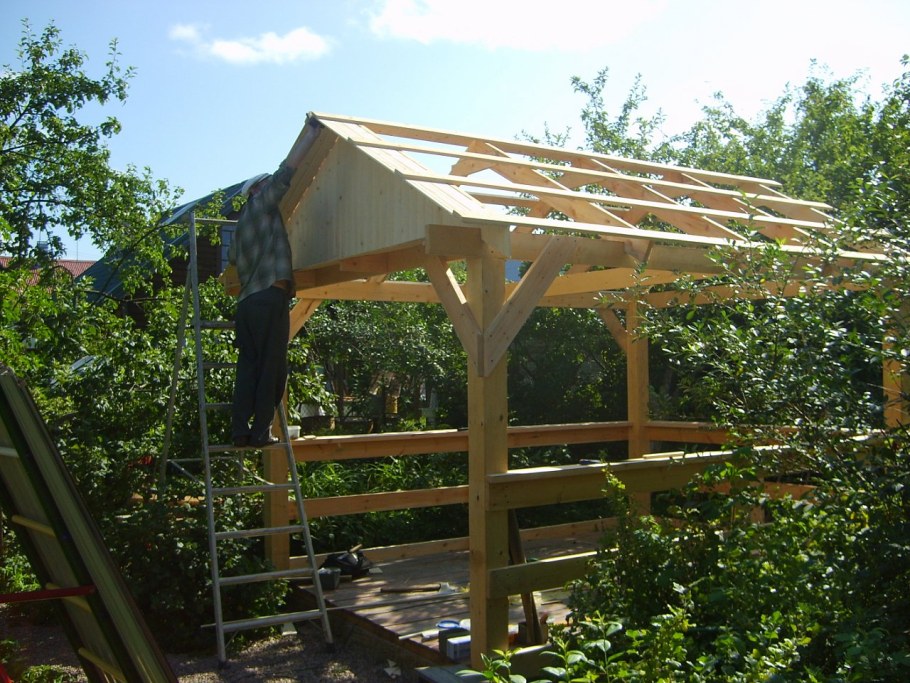 Крыша на дачную беседку