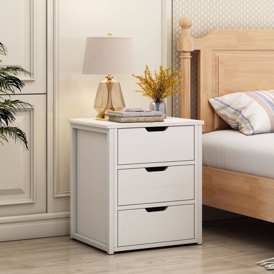 Тумбочки в спальню