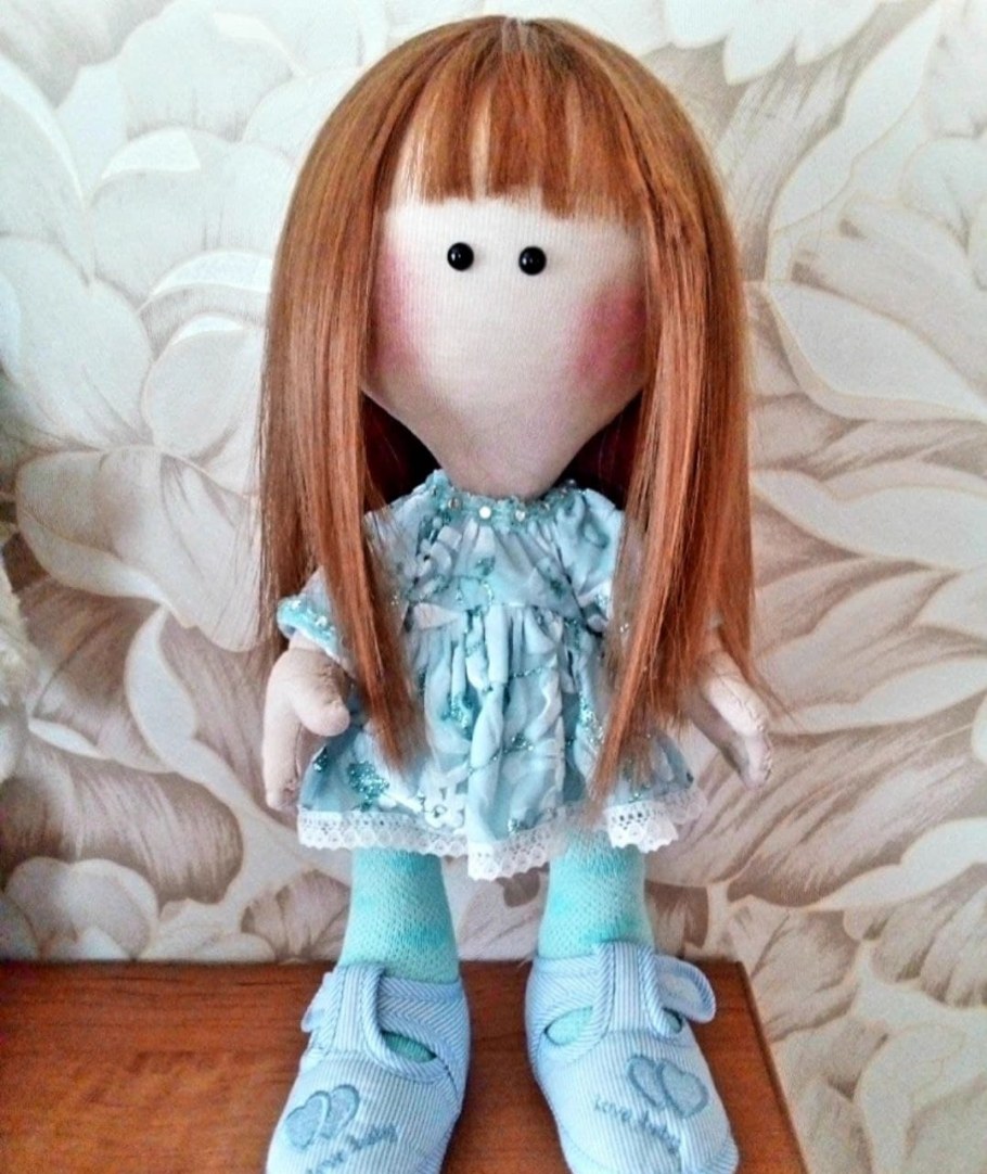 Кукла в берете