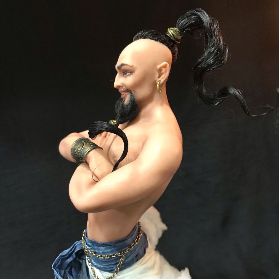 Кукла Gina меняет цвет