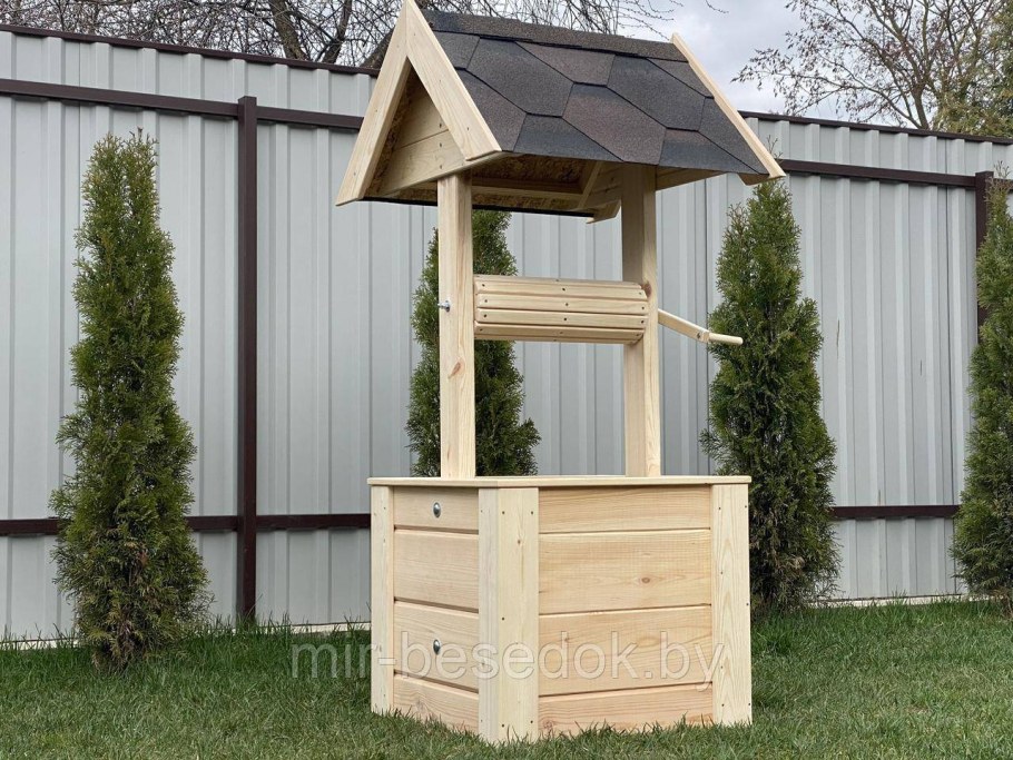 Декоративный колодец из дерева