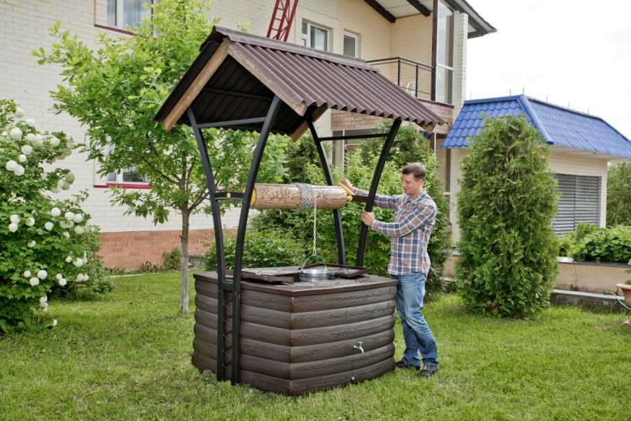 Декоративный колодец