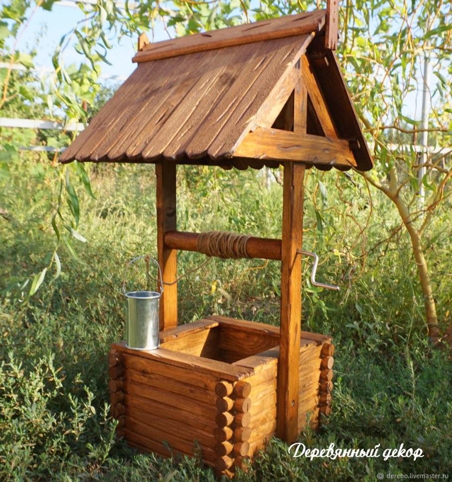 Отделка колодца деревом