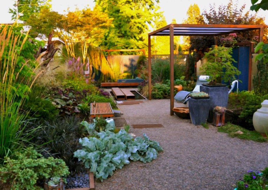 Титчмарш Алан "садовый дворик"