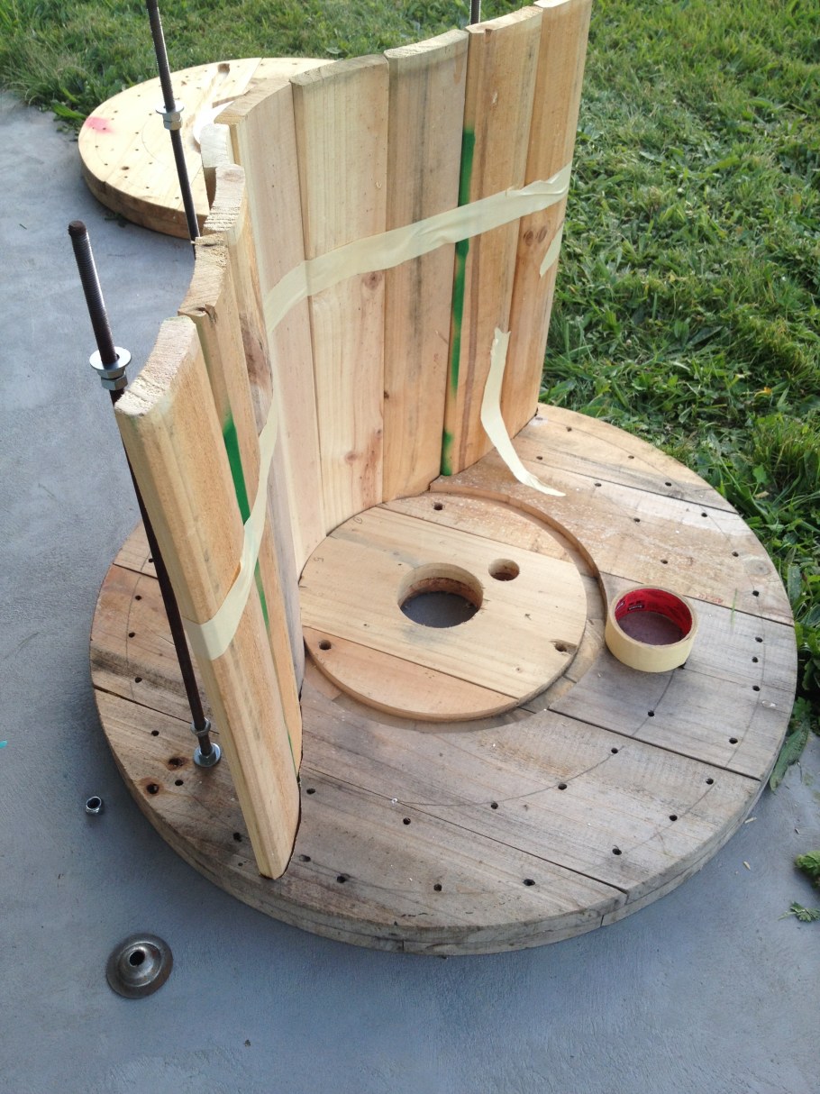 Катушка для кабеля деревянная