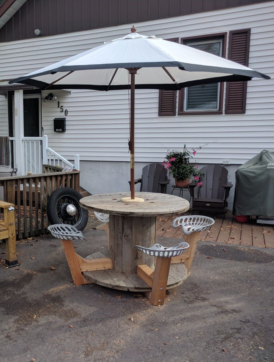 Стол из катушки