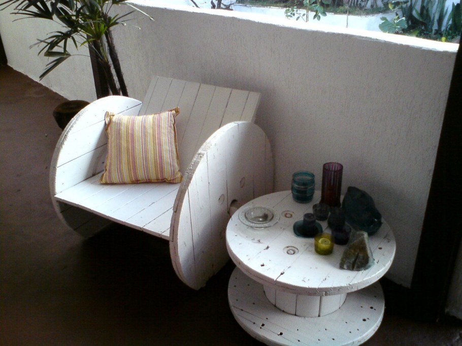 Стульчик из катушки