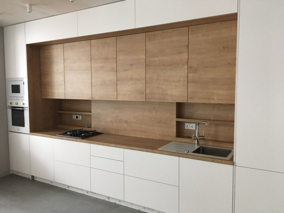 Шпон дерева в интерьере кухни