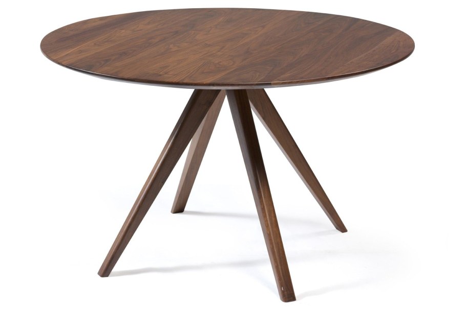 Стильный деревянный круглый стол