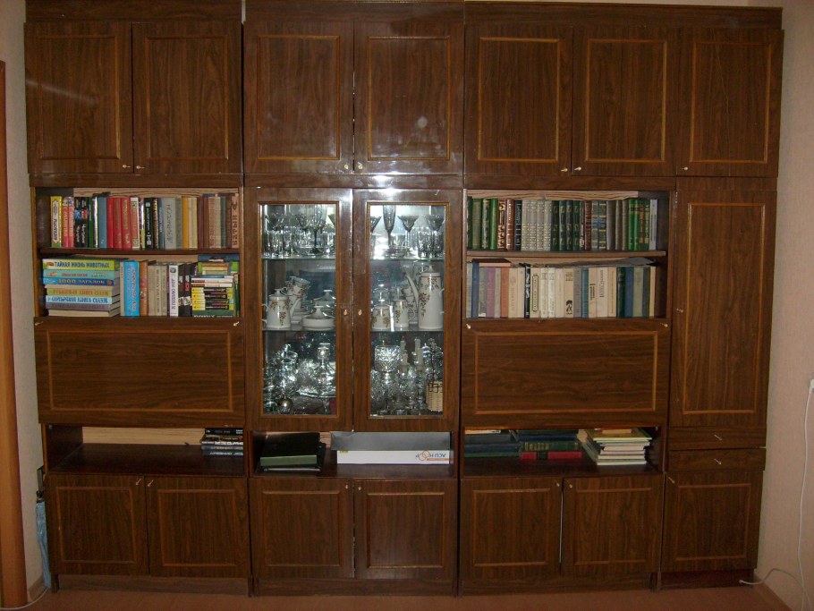 Советская стенка с сервантом