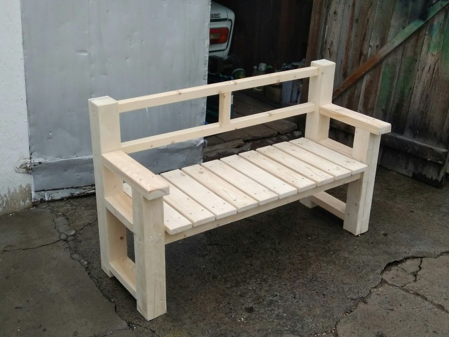 Лавка деревянная