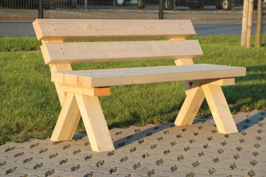 Лавочка для сада из дерева